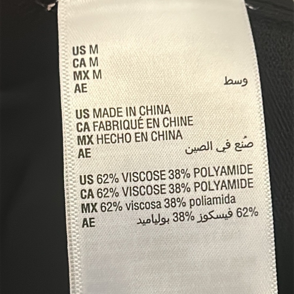 Black Sleeveless Sliming Sweater Top No Wrinkle Travelers Top Medium NEW! - Picture 5 of 5